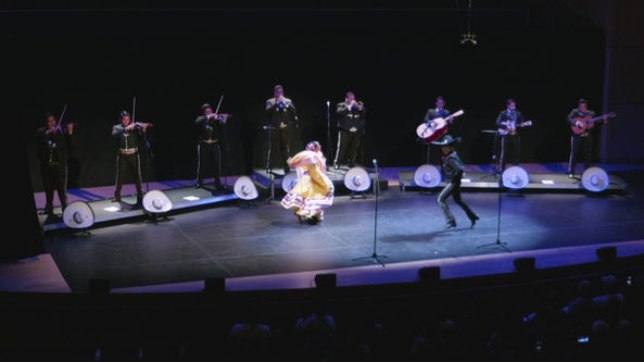 La Negra Mariachi Garibaldi de Jaime Cuéllar with Dancers
